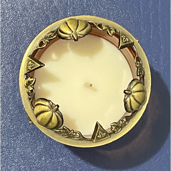 Yankee Candle Illuma-lid jar candle accessory for Fall— pumpkins and leaves - Picture 2 of 12